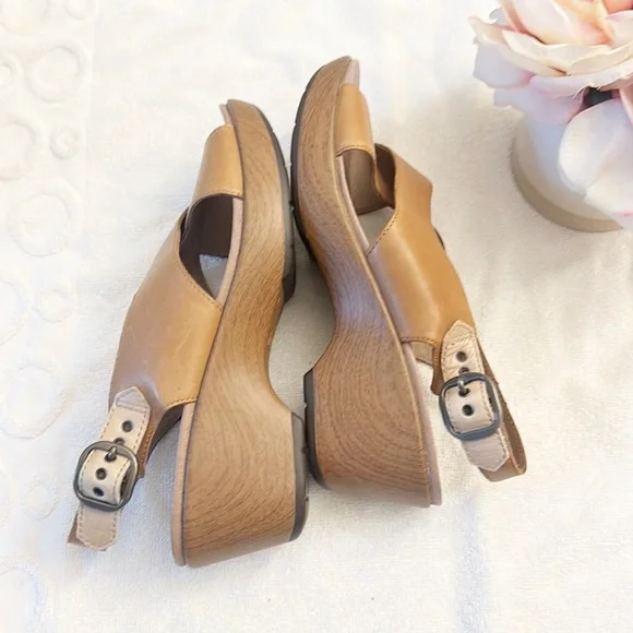 DANSKO Jacinda Tan Leather Sandals Clogs wedges women size 9.5-10 EU 40